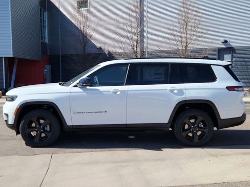 New 2025 Jeep Grand Cherokee L Laredo AWD/4WD image 8