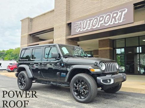 Used 2025 Jeep Wrangler Unlimited Sahara w/ Safety Group AWD/4WD image 1