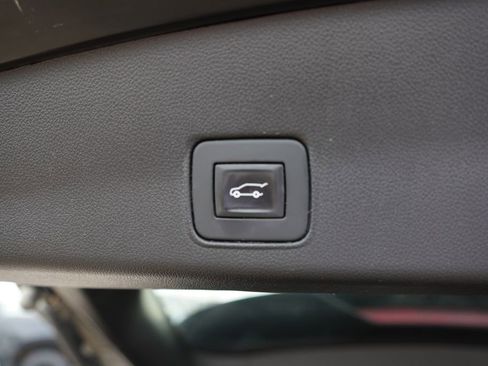 Used 2021 Chevrolet TrailBlazer RS w/ Sun and Liftgate Package image 22