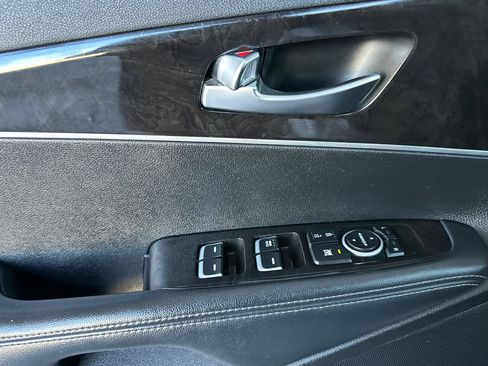 Used 2018 Kia Sorento LX image 11