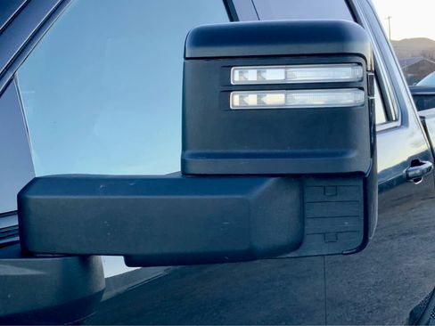 Used 2022 GMC Sierra 3500 AT4 w/ AT4 Premium Plus Package image 16