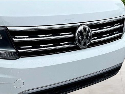 Used 2019 Volkswagen Tiguan SEL AWD/4WD image 33
