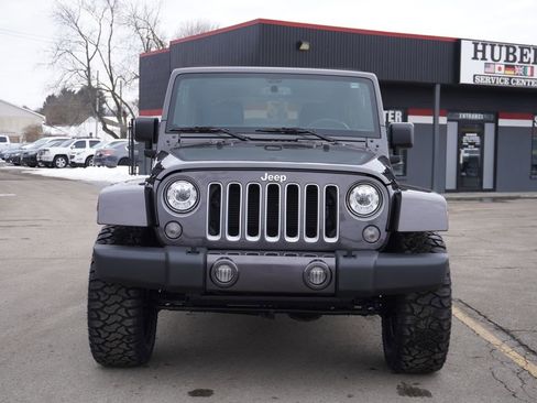 Used 2018 Jeep Wrangler Unlimited Sahara w/ Max Tow Package image 2