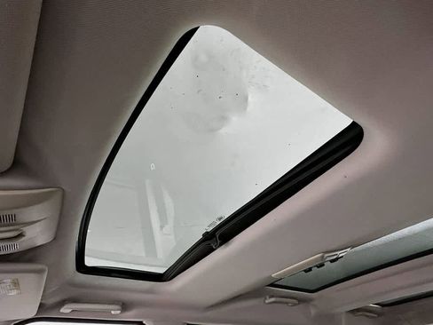 Used 2015 Land Rover LR4 HSE image 33