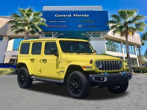 Certified 2024 Jeep Wrangler Unlimited Sahara w/ Safety Group AWD/4WD image 2