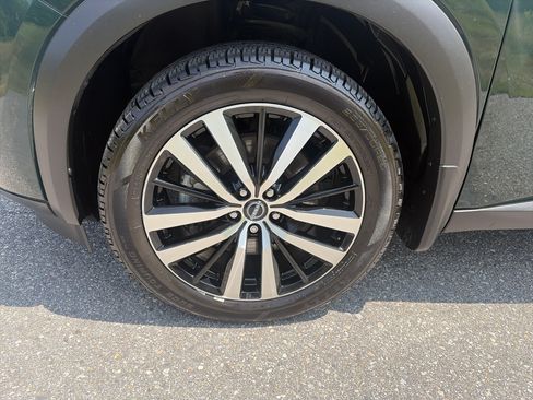 Certified 2024 Nissan Pathfinder Platinum AWD/4WD image 12