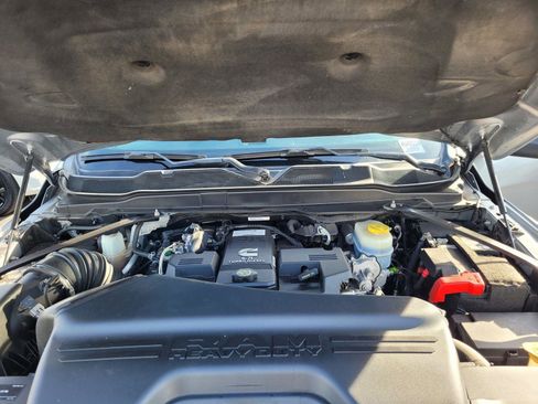 Used 2022 RAM 2500 Tradesman w/ Chrome Appearance Group image 36