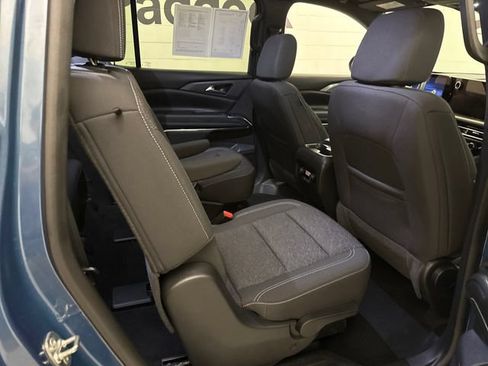 Used 2024 Chevrolet Traverse LT FWD image 23