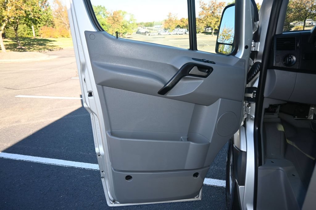 Used 2013 Mercedes-Benz Sprinter 2500 image 26