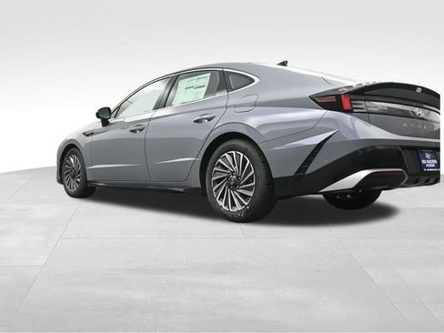 Used 2025 Hyundai Sonata Limited FWD image 36