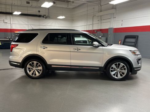 Used 2018 Ford Explorer Limited image 11