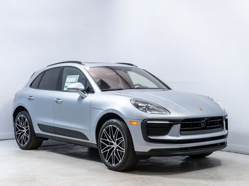 New 2026 Porsche Macan image 9