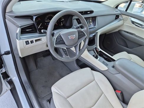 Used 2019 Cadillac XT5 Luxury image 16