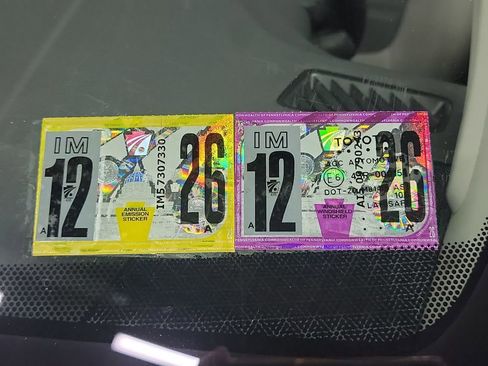 Used 2021 Toyota RAV4 XLE Premium image 22