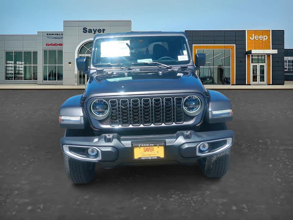 New 2026 Jeep Gladiator Sport AWD/4WD image 2