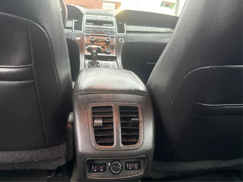 Used 2011 Ford Taurus Limited w/ 301A Rapid Spec Order Code image 17