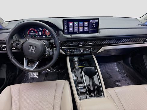 Used 2023 Honda Accord Touring image 15