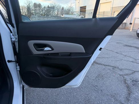 Used 2013 Chevrolet Cruze LS image 25