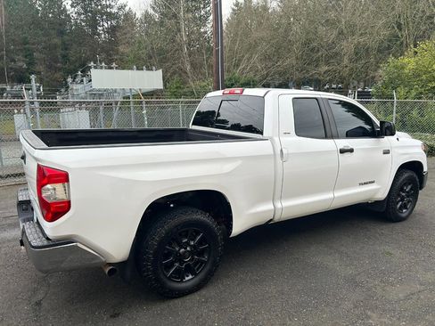 Used 2018 Toyota Tundra SR5 AWD/4WD image 5