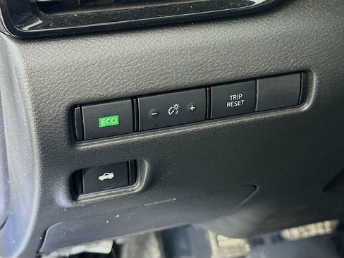 Certified 2023 Nissan Sentra SR w/ SR Premium Package image 16