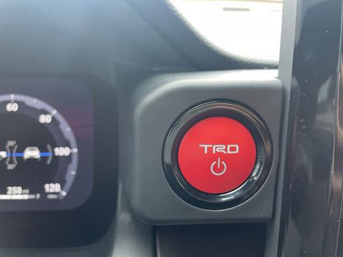 Used 2025 Toyota Tacoma TRD Sport image 28