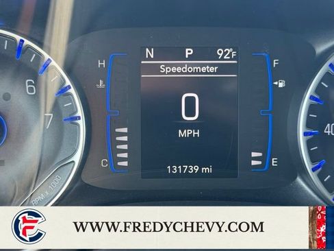 Used 2020 Chrysler Pacifica Touring-L FWD image 11