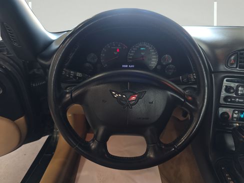 Used 2000 Chevrolet Corvette Coupe w/ Memory Pkg RWD image 14
