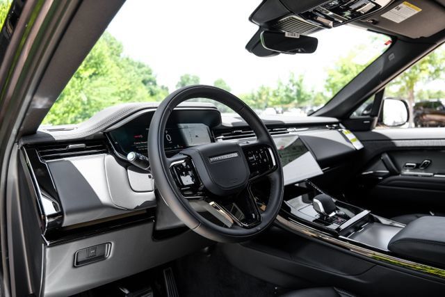 New 2026 Land Rover Range Rover Sport Dynamic SE AWD/4WD image 3