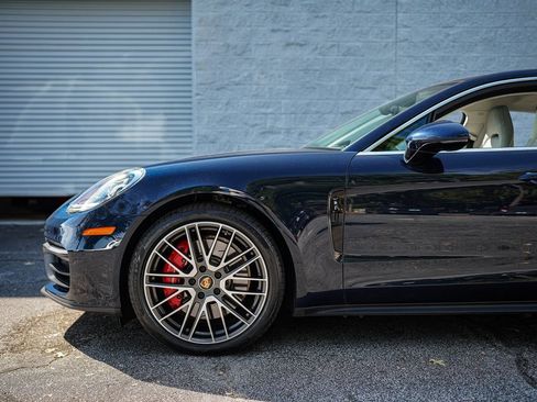 Used 2022 Porsche Panamera 4S w/ Premium Package image 10