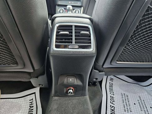 Used 2018 Audi Q3 2.0T Premium image 22
