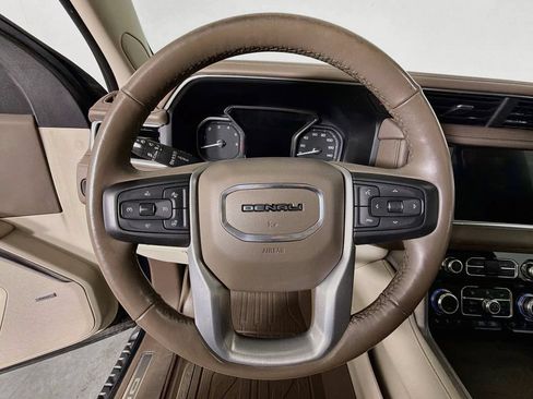 Used 2021 GMC Yukon XL Denali w/ Denali Premium Package AWD/4WD image 13
