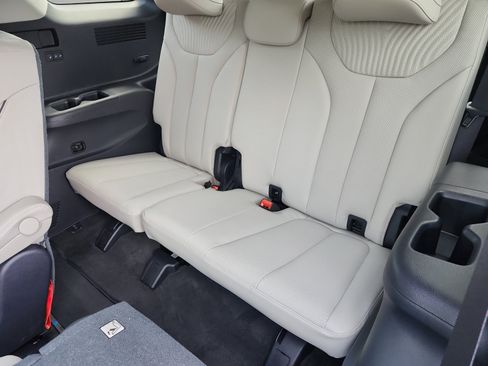 Used 2025 Hyundai Palisade AWD image 14