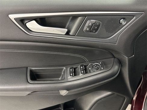 Certified 2022 Ford Edge Titanium image 5