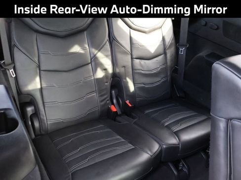 Used 2023 Cadillac XT6 Sport w/ Platinum Package image 17