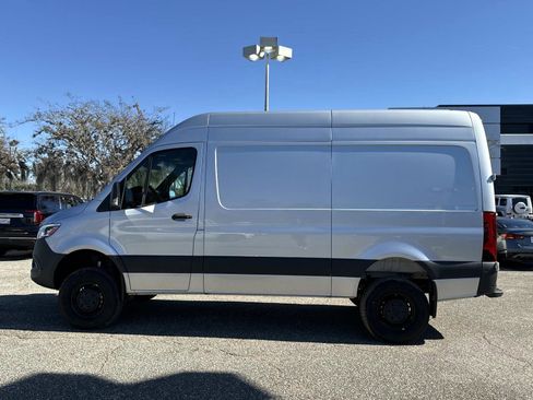 Used 2024 Mercedes-Benz Sprinter 144 Cargo image 8