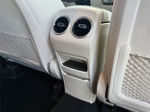 Used 2022 Mercedes-Benz GLB 250 GLB 250 w/ Premium Package Lite image 26