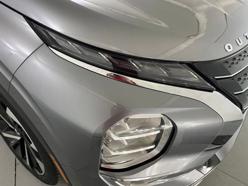 Used 2023 Mitsubishi Outlander SE FWD image 34