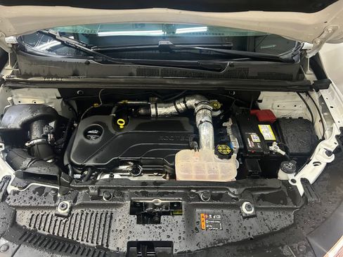 Used 2022 Chevrolet Trax LT w/ LT Convenience Package image 19