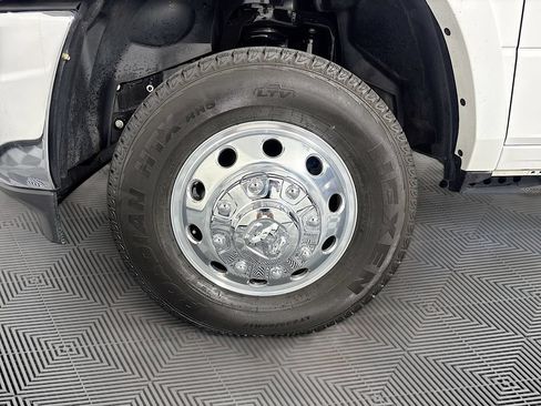 Used 2025 RAM 3500 Longhorn w/ Towing Technology Group AWD/4WD image 32