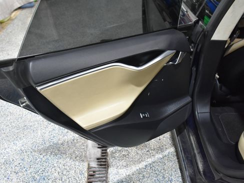 Used 2013 Tesla Model S Performance image 40