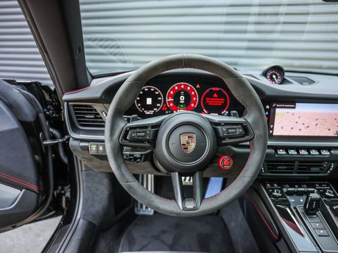 Certified 2025 Porsche 911 Targa 4 GTS AWD/4WD image 12