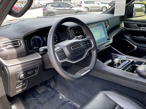 Used 2022 Jeep Wagoneer Series III w/ Convenience Group I image 13