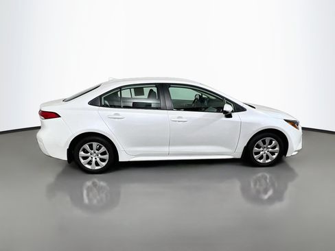 Used 2026 Toyota Corolla LE FWD image 3