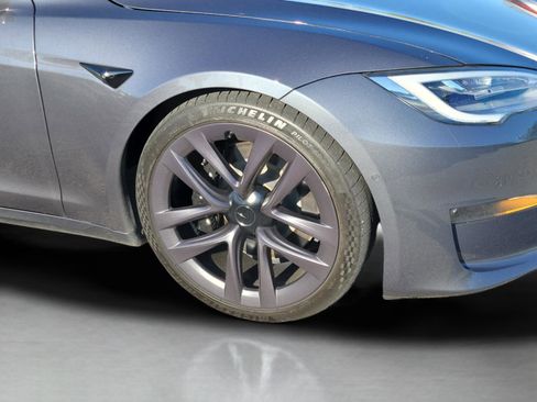 Used 2022 Tesla Model S AWD/4WD image 18