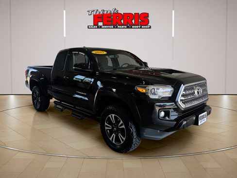 Used 2017 Toyota Tacoma TRD Sport w/ Tow Package (A/T) AWD/4WD image 7