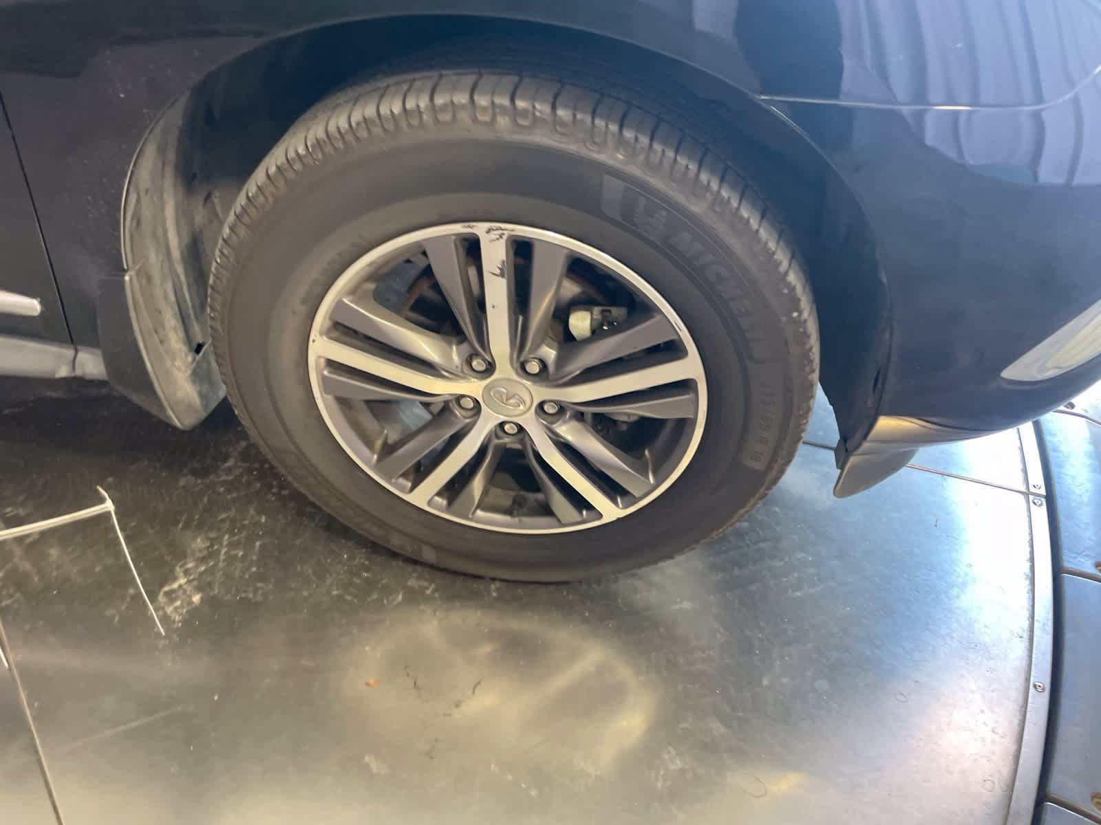 Used 2019 INFINITI QX60 Luxe w/ Essential Package FWD image 13
