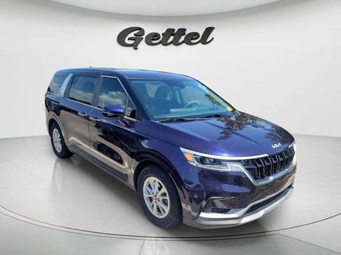 Used 2024 Kia Carnival LX FWD image 2
