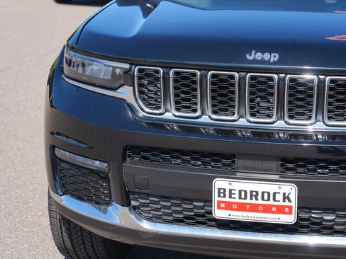 Used 2022 Jeep Grand Cherokee L Limited AWD/4WD image 9