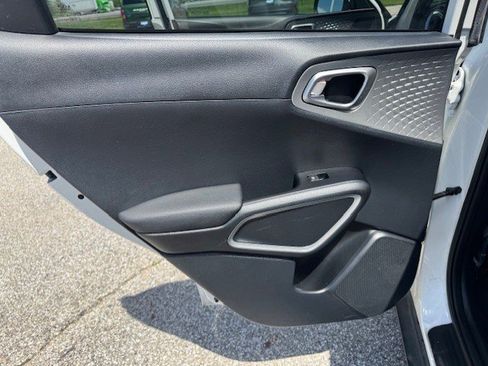 Used 2022 Kia Soul LX w/ Technology Package FWD image 25