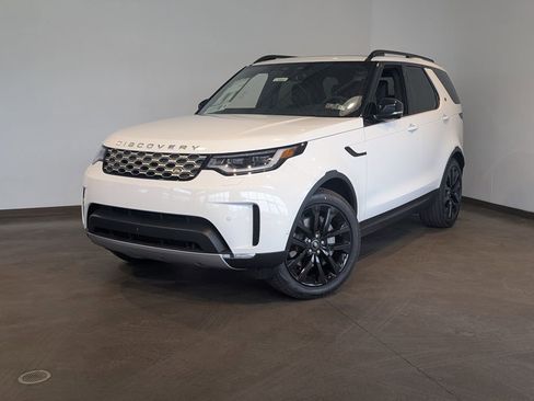 New 2026 Land Rover Discovery S image 1